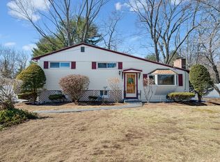 16 Manor Ave, Burlington, MA 01803