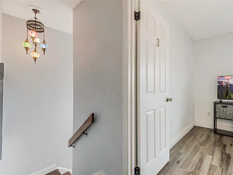 447 Hunter Cir — Photo 44