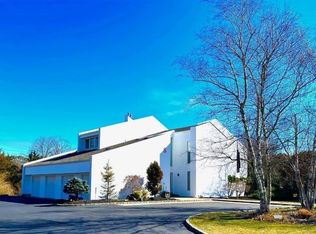 5 Mercedes Ct, East Patchogue, NY 11772