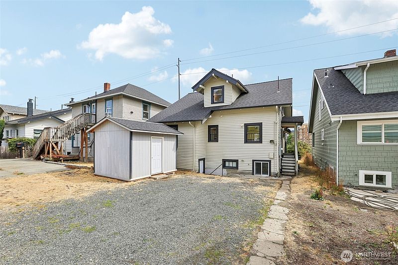 5th image of 4545 5th Avenue NE