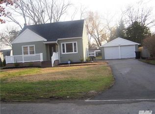 44 W Belmont St, Bay Shore, NY 11706