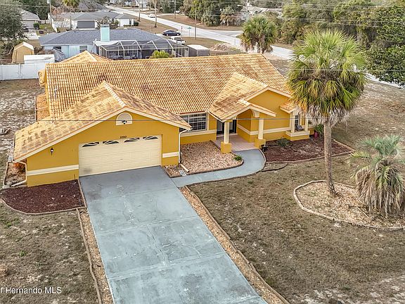 3rd image of 1093 Dunlap Ave