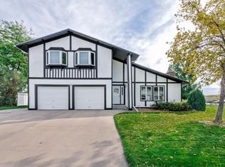 828 Summit St, Belle Fourche, SD 57717