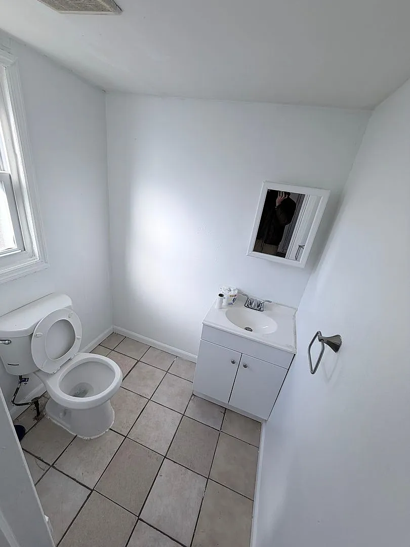 415 Hudson St — Photo 4