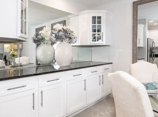 573 Westfield Way UNIT B, Pewaukee, WI 53072