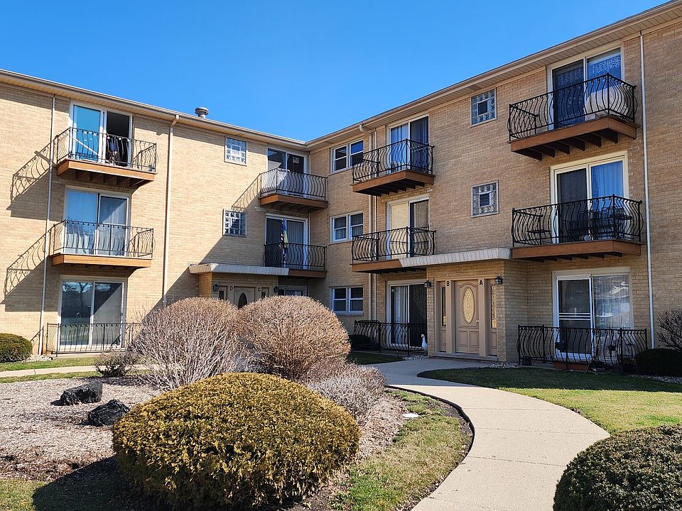 1st image of 32 Conti Pkwy #2C