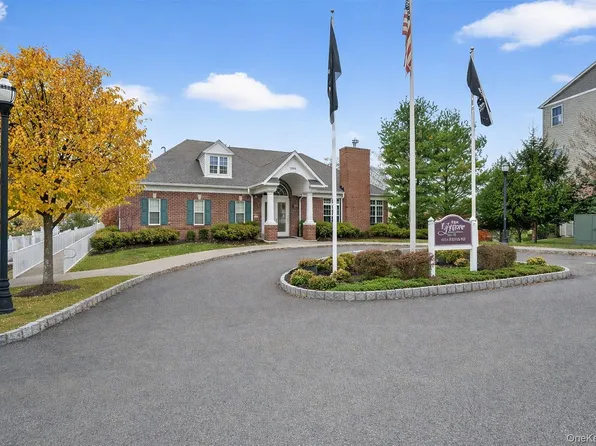 1404 Hawthorn Way, New Windsor, NY 12553
