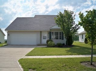 1058 Anna Ln, Bowling Green, OH 43402