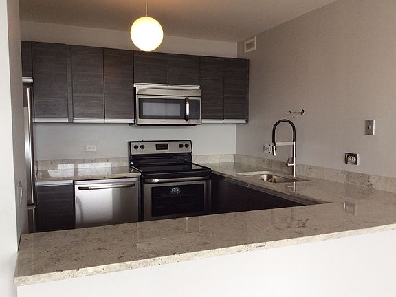 3rd image of 1540 Lasalle St #1006