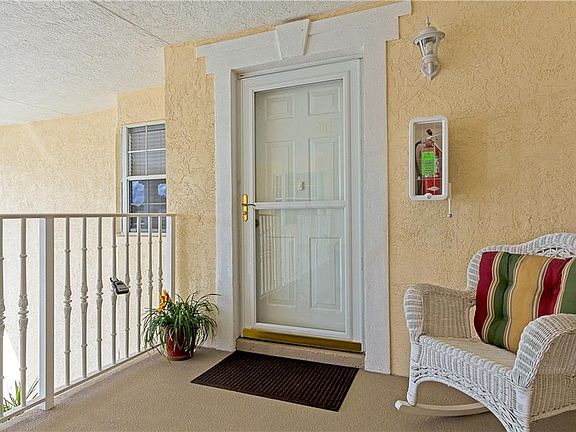 5th image of 740 Lake Orchid Cir Unit 740-204
