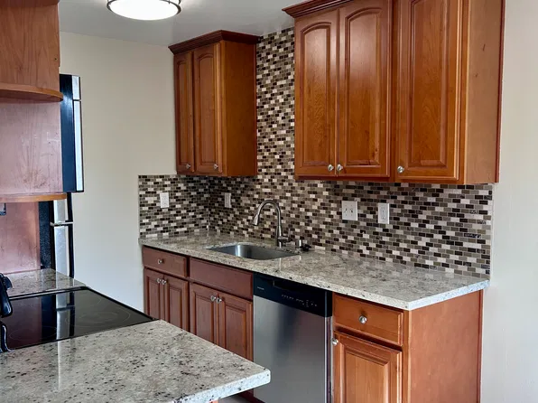 12 Coleman Pl APT 8, Menlo Park, CA 94025