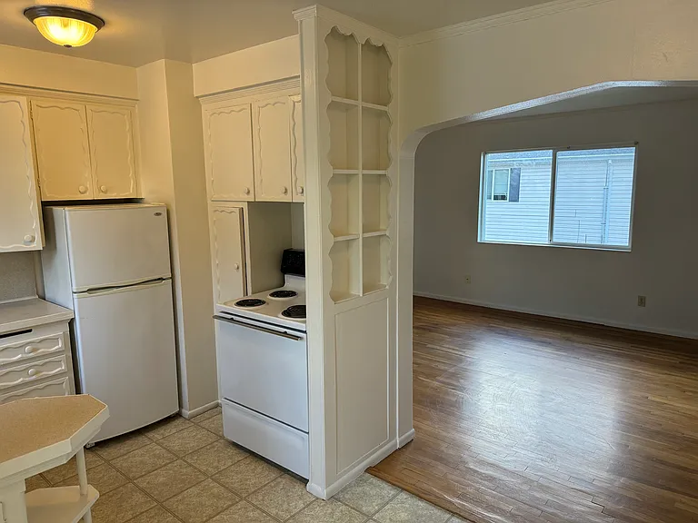 3674 SE Center St #3 — Photo 4
