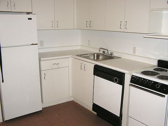 3rd image of 1127 Euclid Ave APT 207