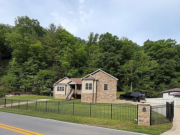 2nd image of 1852 Raccoon Rd
