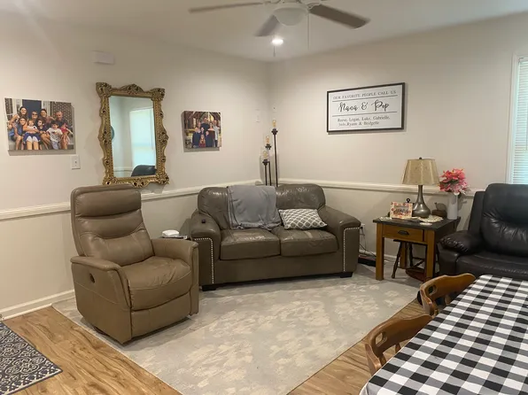 (undisclosed Address), Zionsville, IN 46077