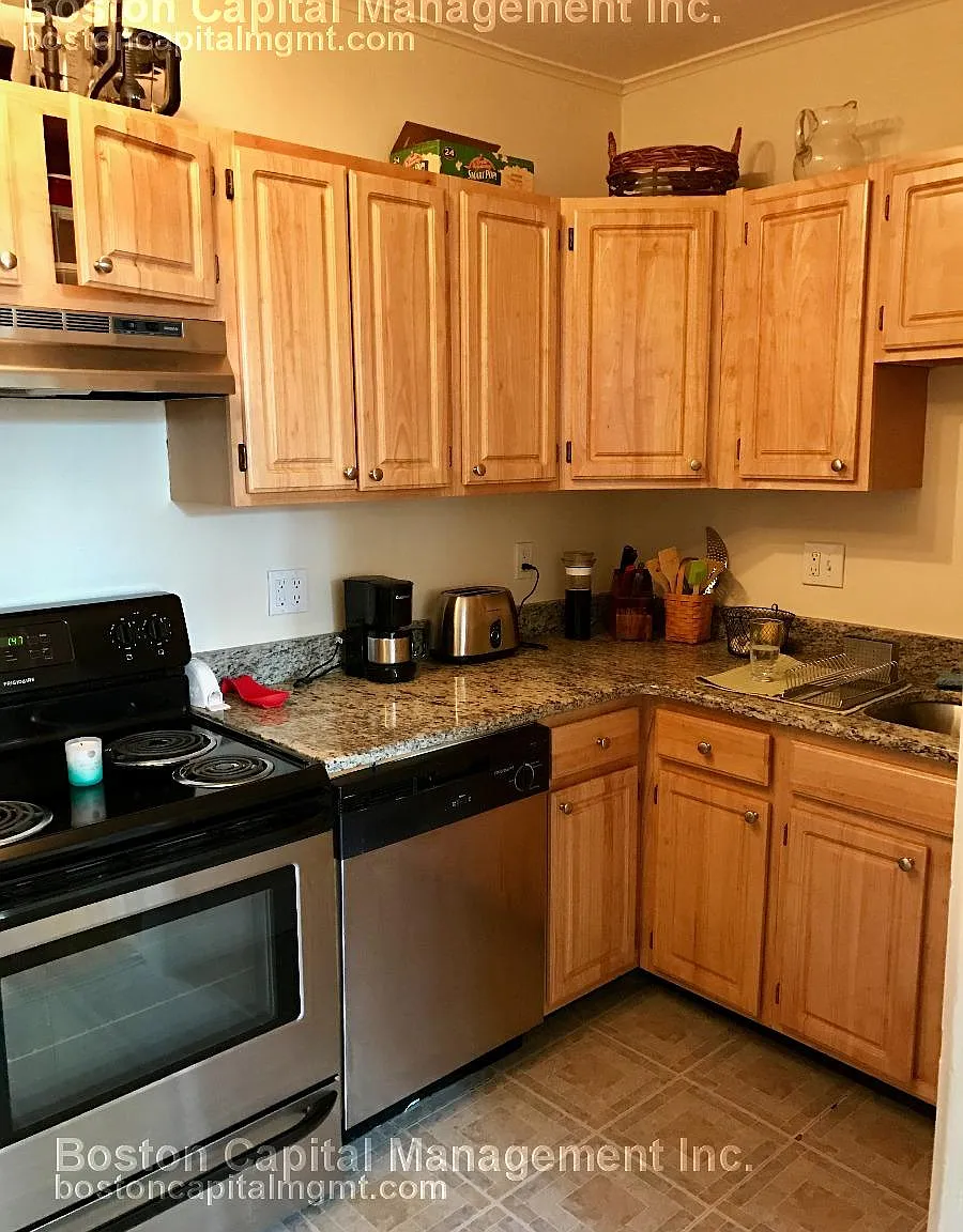 2 bed, 800 sqft, $2,895 — Photo 2