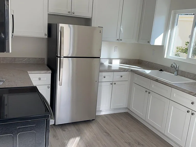 106 Brentwood Ave — Photo 6