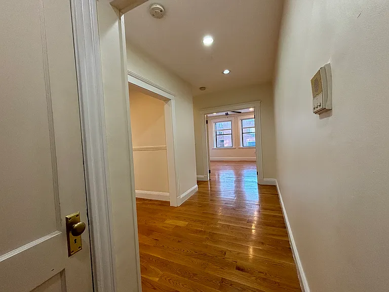 240 Kelton St #7 — Photo 7