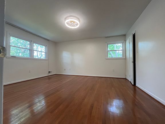 5th image of 11801 Milbern Dr