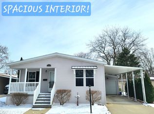 203 Parkwood Rd #56, Elgin, IL 60123