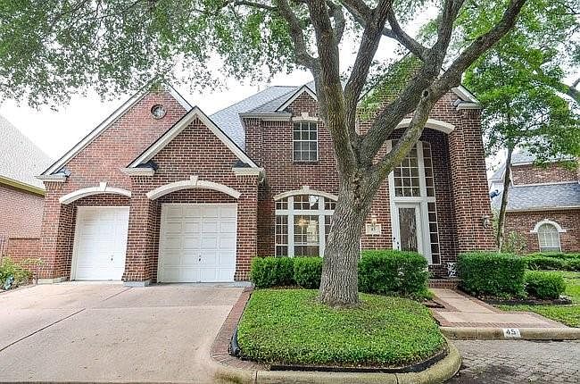 1st image of 45 Ambleside Crescent Dr