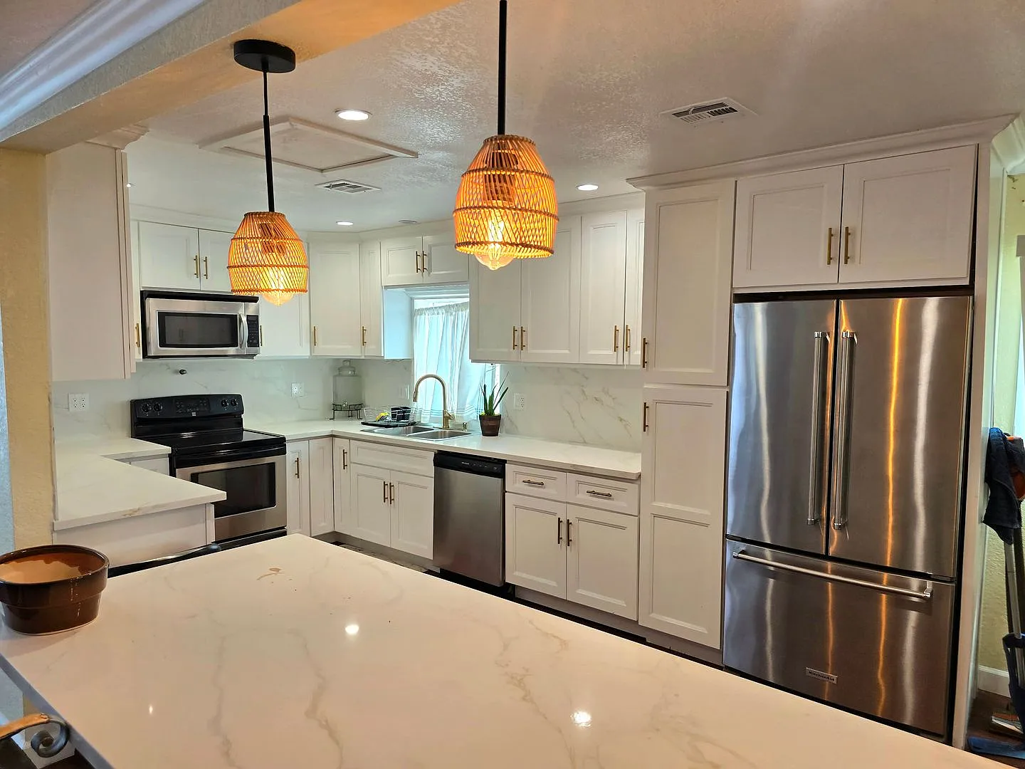 Beautiful Family Home & Tiny Home Indluded! — Photo 4