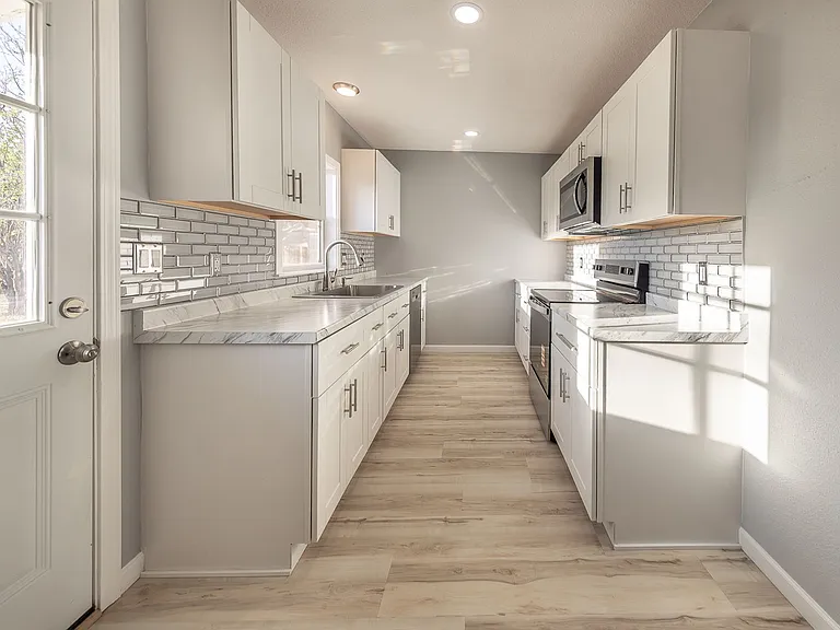 5409 Avenue D — Photo 12