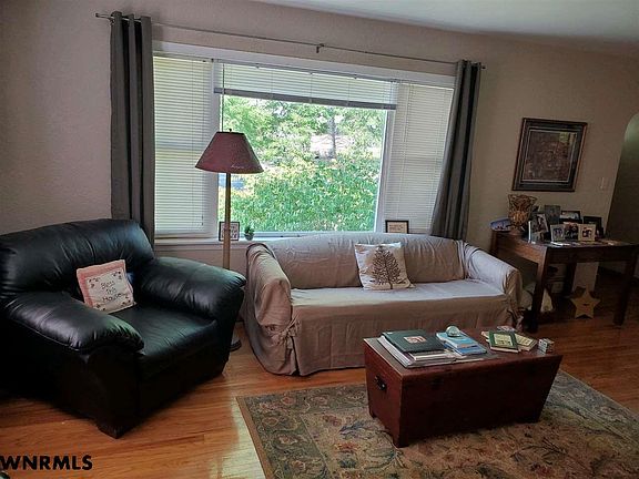 2nd image of 2909 Dineen Ave