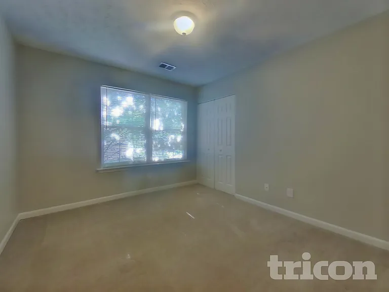 102 W Oaks Pl — Photo 9