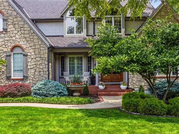 14107 Manor Dr, Leawood, KS 66224