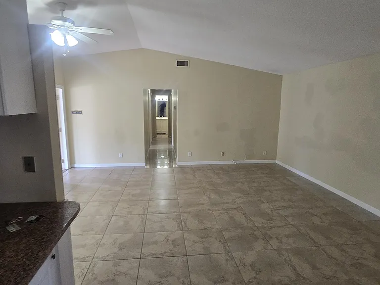 4941 Marbella Rd N — Photo 9