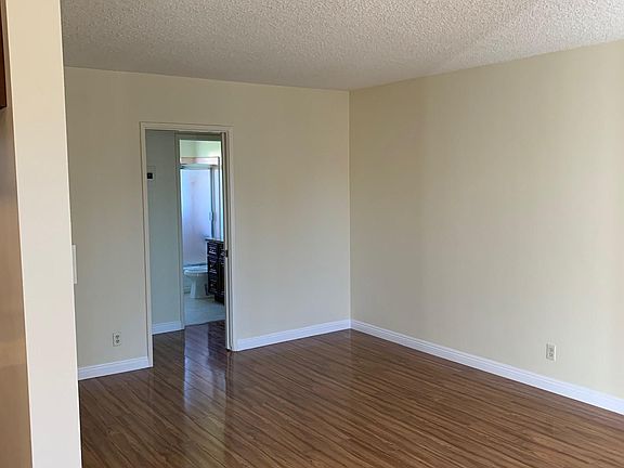 3rd image of 623 Balboa Ave APT K