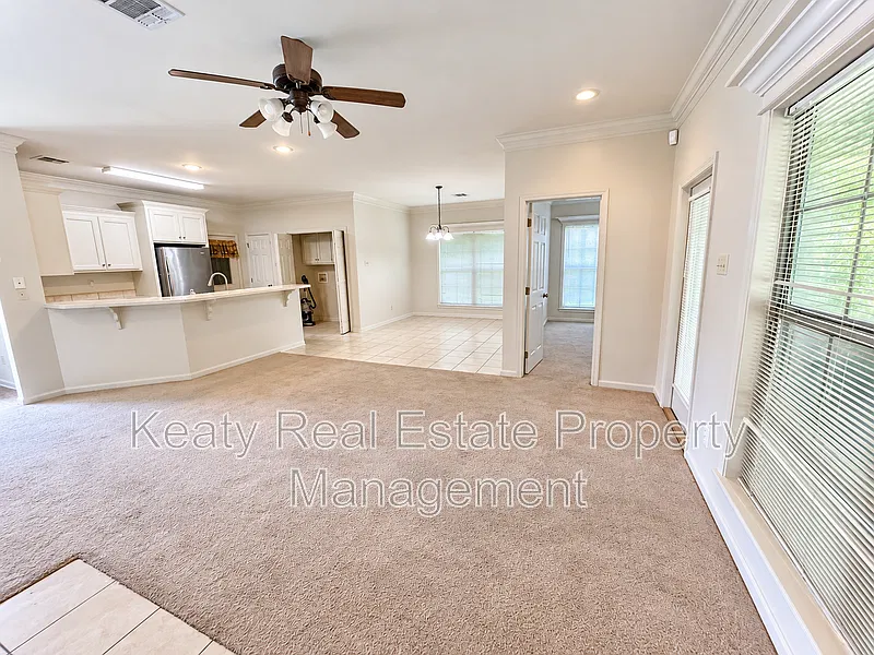 3 bed, 2.0 bath, 1440 sqft, $1,750 — Photo 4
