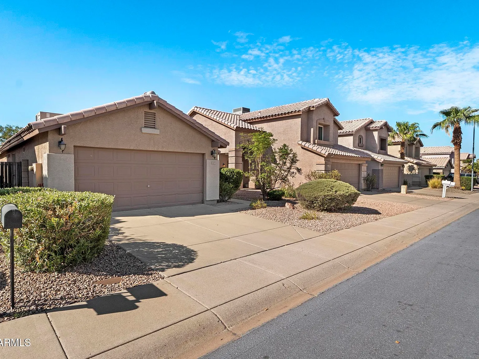 3 bed, 2.0 bath, 1346 sqft, $2,500 — Photo 2