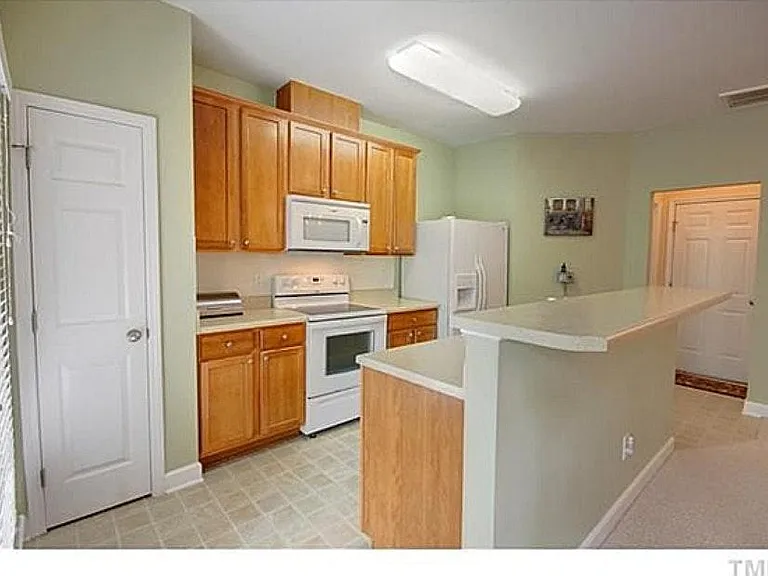 413 Plank Bridge Way — Photo 4