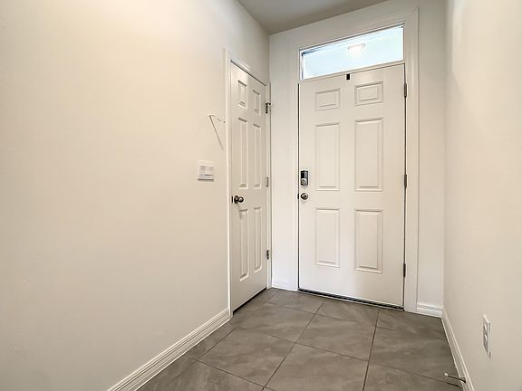 5th image of 2243 Capital Dr SE