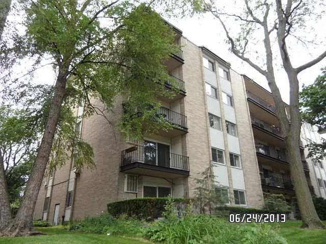 1st image of 828 Oakton St APT 1A