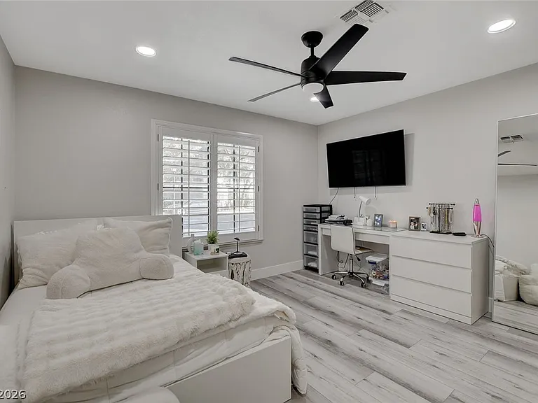 5429 Painted Sunrise Dr — Photo 50