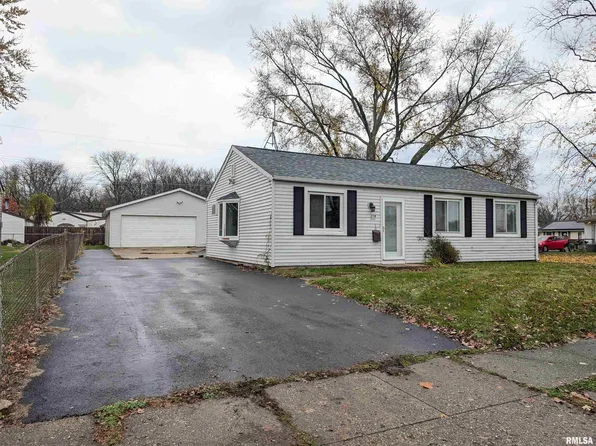219 Radisson Rd, Marquette Heights, IL 61554