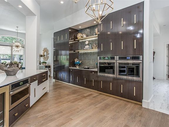 3rd image of 3605 Wooded Creek Cir