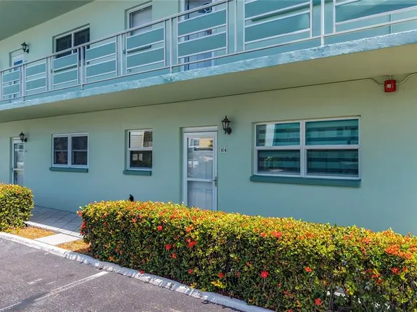 5935 30th Ave S APT 104, Gulfport, FL 33707