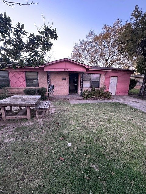 1st image of 323 Satinwood Dr