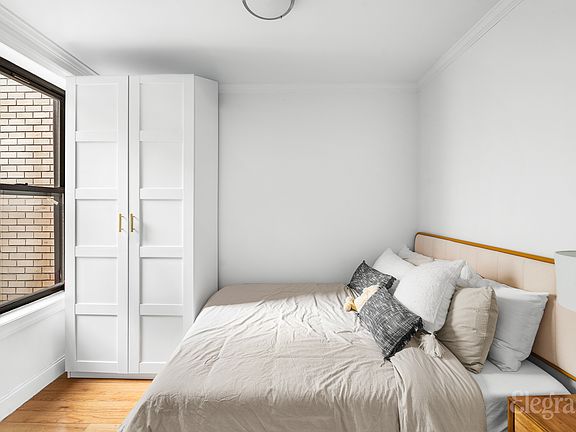 5th image of 345 E 83rd St #24