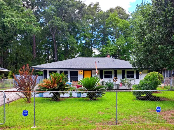 2312 Falcon Rd, North Charleston, SC 29406