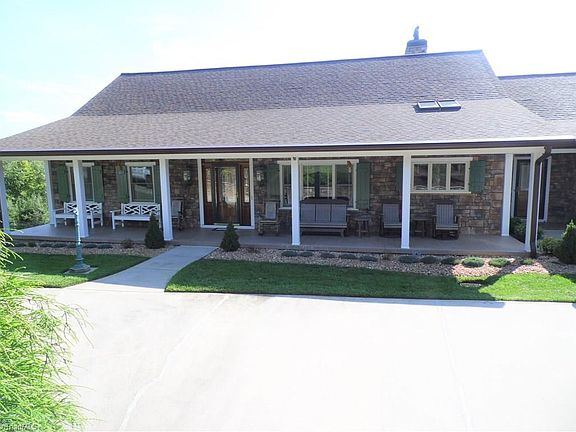 2nd image of 85 Skyland Dr