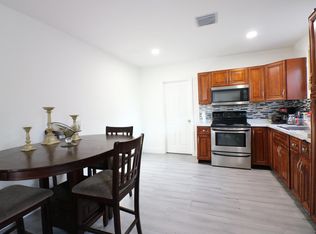 1718 NW 67th St ROOM 4, Miami, FL 33147