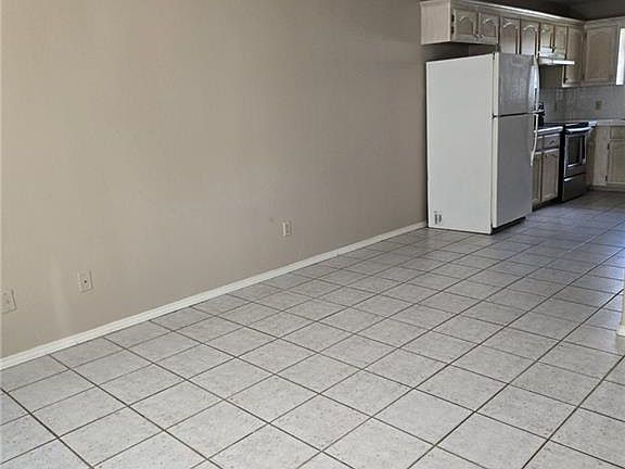 5th image of 706 N Cummings Ave APT 1