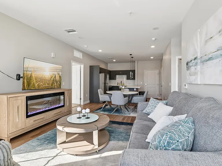 Berkshire Apartments — Photo 9