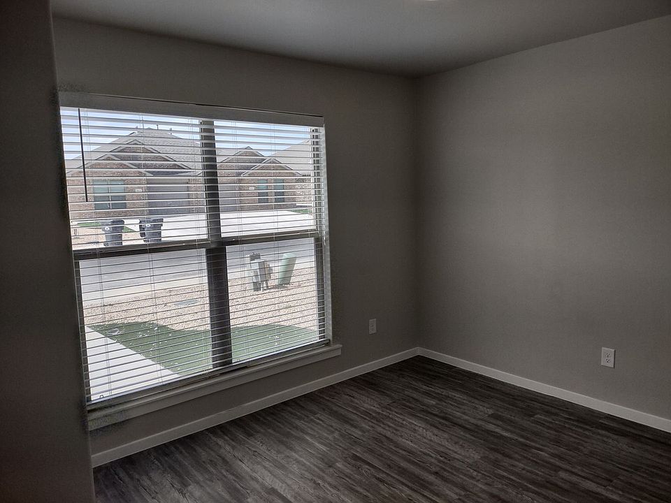 1st image of 2120 N Avenue J #B