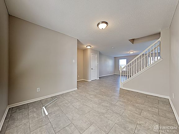 3rd image of 916 Balto Dr